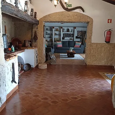 Monte Algarvio Ti Mariana Lagos